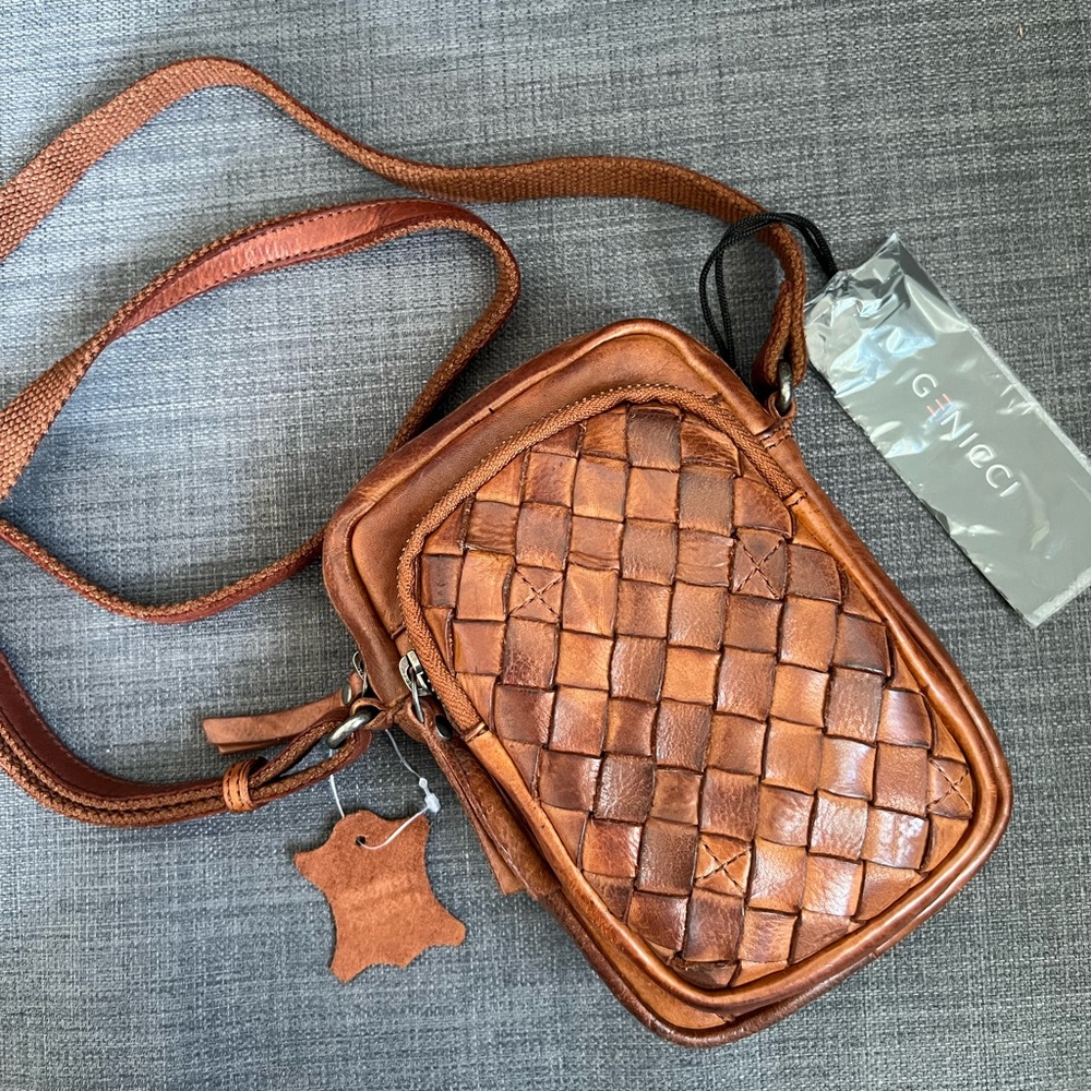 NWT GENICCI LEATHER UNISEX CROSSBODY SHOULDER BAG PHONE CASE PURSE